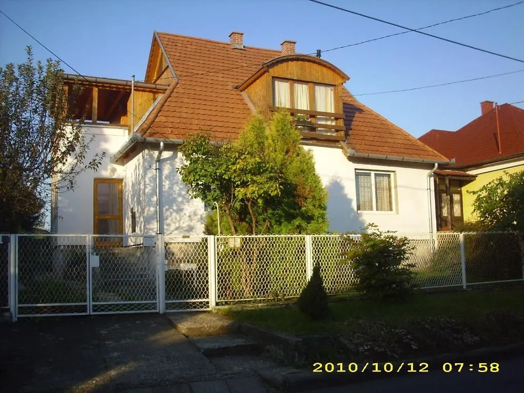 Komfort Apartman Eger Appartement